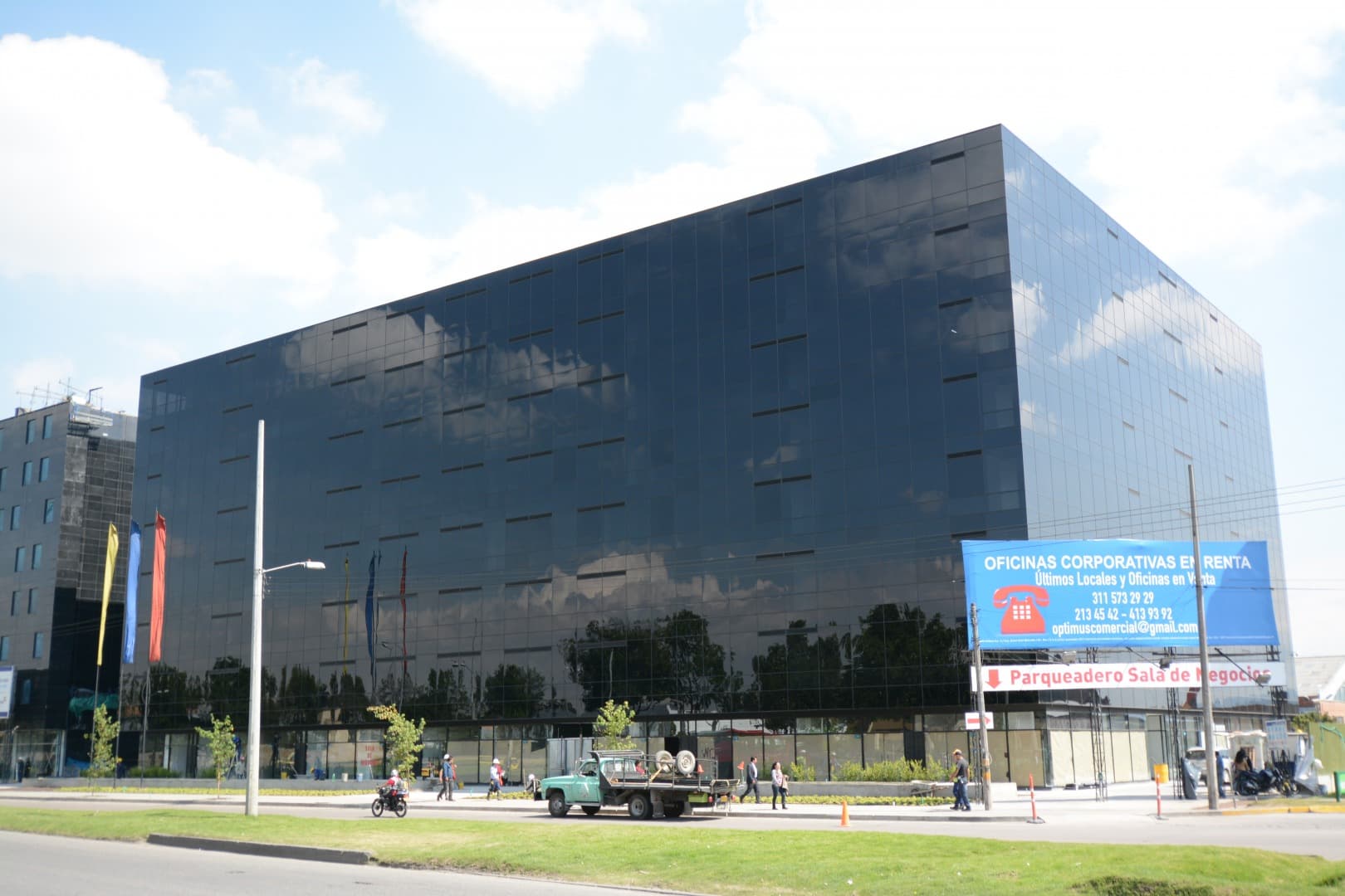 Edificio Optimus y Hotel Courtyard Marriot - Imagen 2